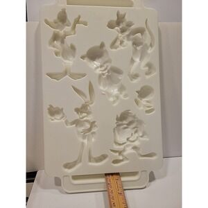 WB Looney Tunes Candy Jello Mold GIFTCO Bugs Bunny Taz Sylvester Tweety Daffy